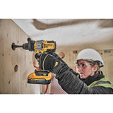 DeWalt DCD999H2T en action perçage bois