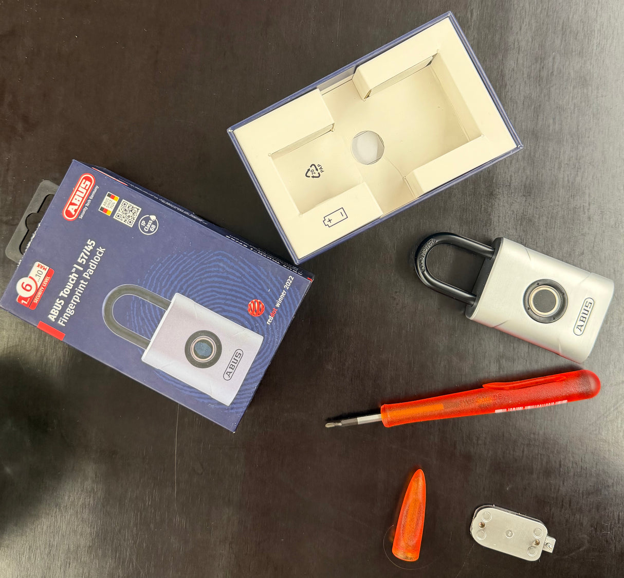 Cadenas à empreinte digitale ABUS Touch™ 57/45 — ouverture par le doigt, étanche IP68